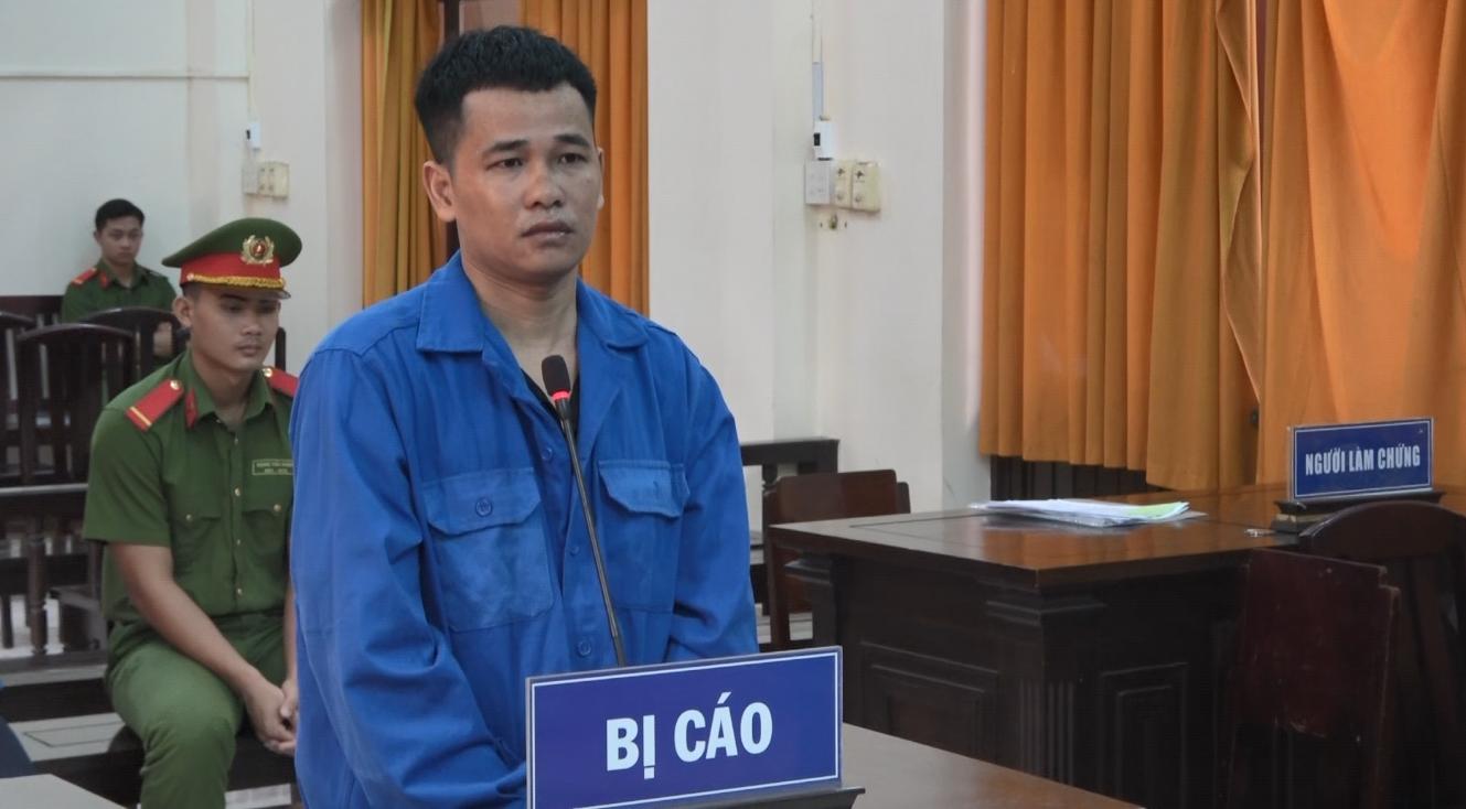 Ut controlled and robbed the woman of her money and gold. Photo: Van Vu