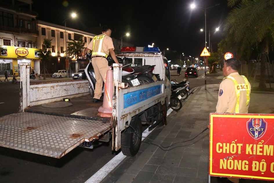 Cảnh sát giao thông Hà Tĩnh tăng cường xử lý vi phạm nồng độ cồn dịp lễ 2.9. Ảnh: Công an Hà Tĩnh.