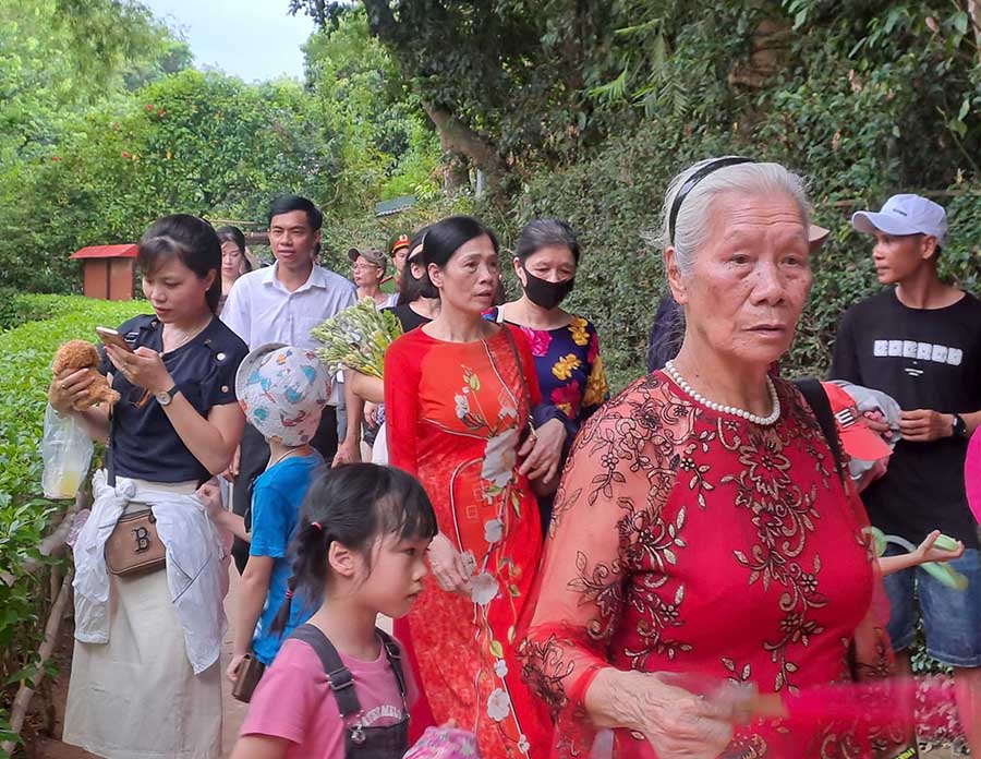 Many families have chosen Uncle Ho's hometown as their destination during the National Day holiday. Photo: Le Thuy