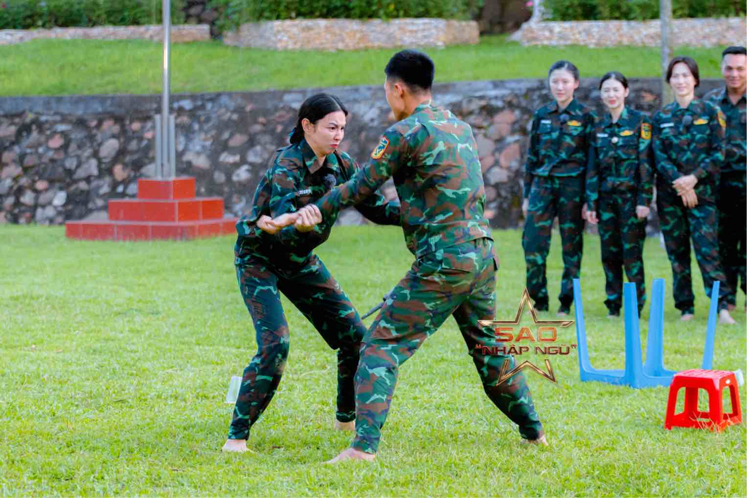 Thuy Tien and Mie's performance at the program "Sao nhap ngu 2024". Photo: NSX