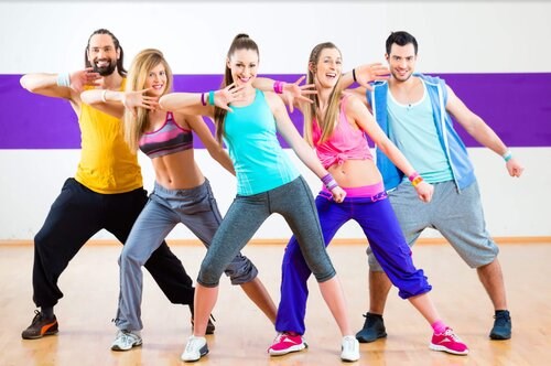 3 bí quyết giúp các bà nội trợ tập nhảy Zumba có sức bền