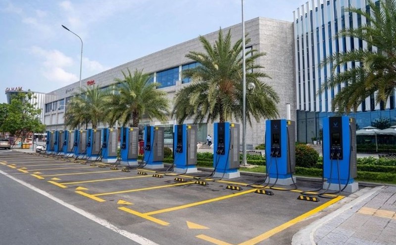 V-GREEN tiên phong triển khai mô hình trạm sạc nhượng quyền, mở ra một lĩnh vực kinh doanh mới đầy tiềm năng, đóng góp cho công cuộc chuyển đổi xanh của đất nước. Ảnh: V-GREEN