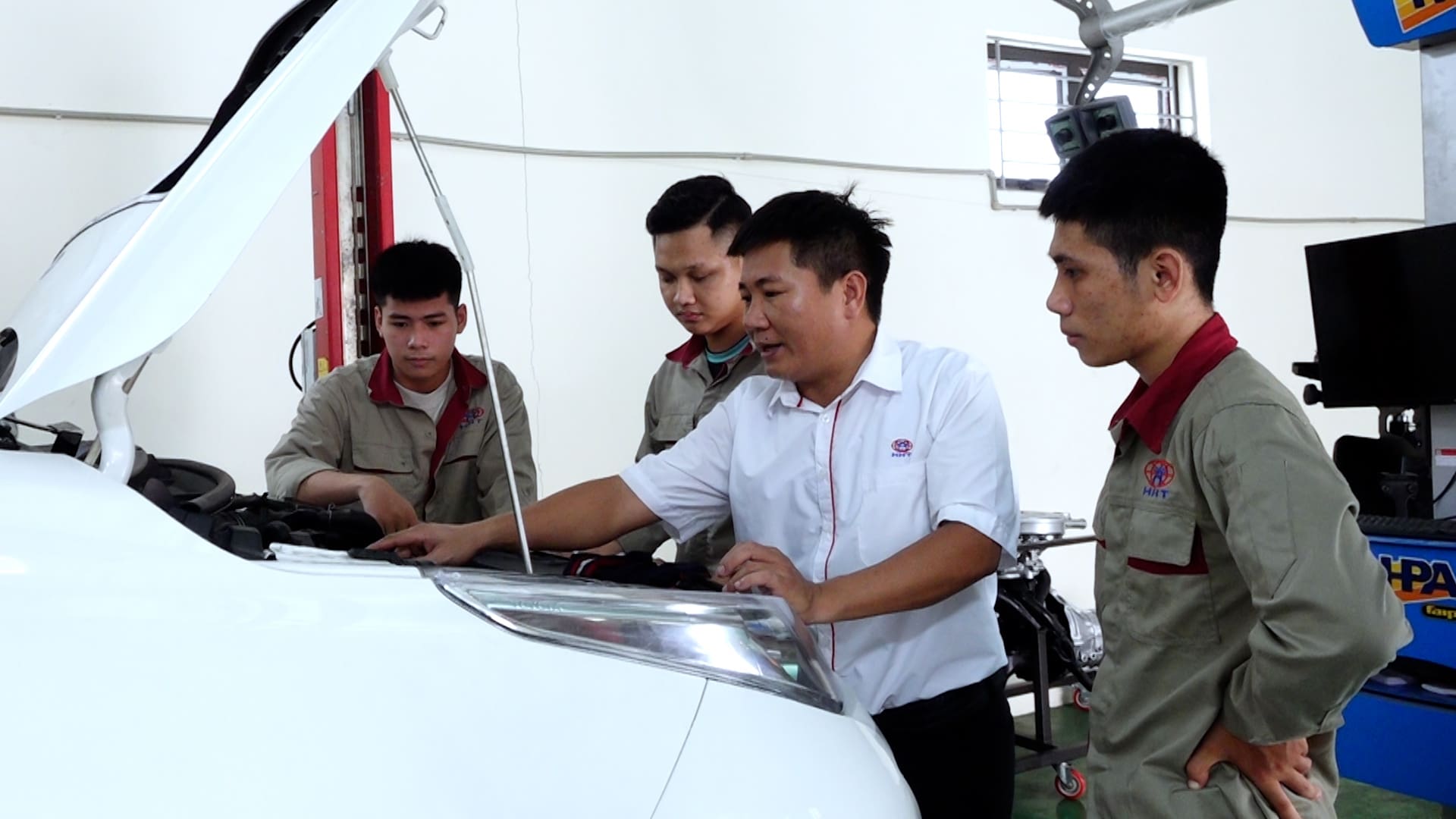 Bất ngờ mức lương ngành Công nghệ kỹ thuật ôtô