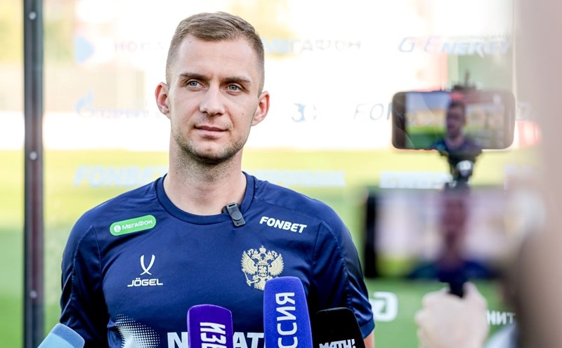 Tiền vệ Dmitry Barinov cảnh báo các cầu thủ tuyển Nga không được phép xem thường đối thủ. Ảnh: RFS