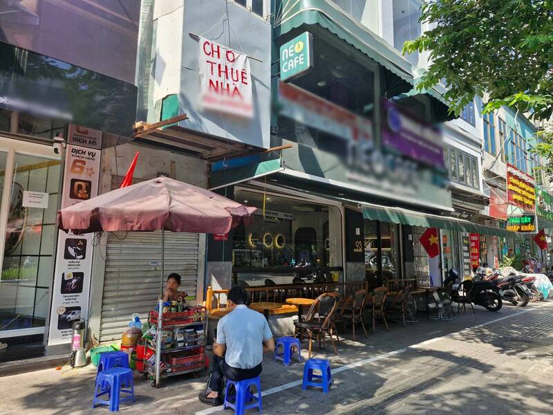 Mặt bằng kinh doanh siêu nhỏ trên phố Đào Tấn (quận Ba Đình, Hà Nội). Ảnh: Thu Giang