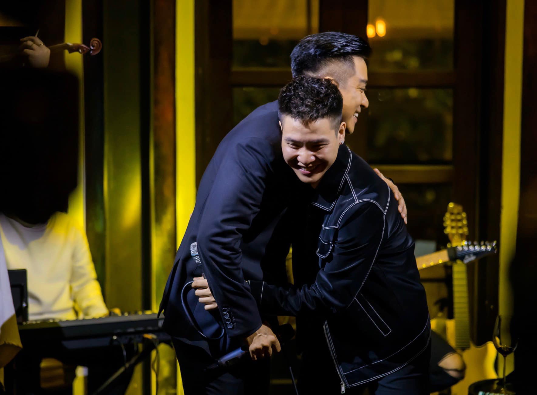 Quân A.P coi Tuấn Hưng là người có sức ảnh hưởng lớn đến anh. Ảnh: Nhà sản xuất