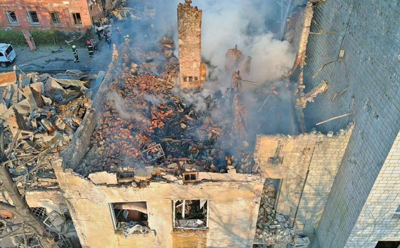 Hiện trường vụ không kích của Nga vào Lviv, Ukraina. Ảnh: Telegram/Zelensky