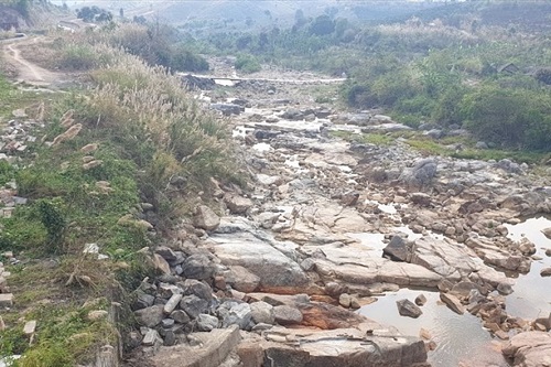 The upper Dak Snghe River in the dry season. Photo: Thanh Tuan