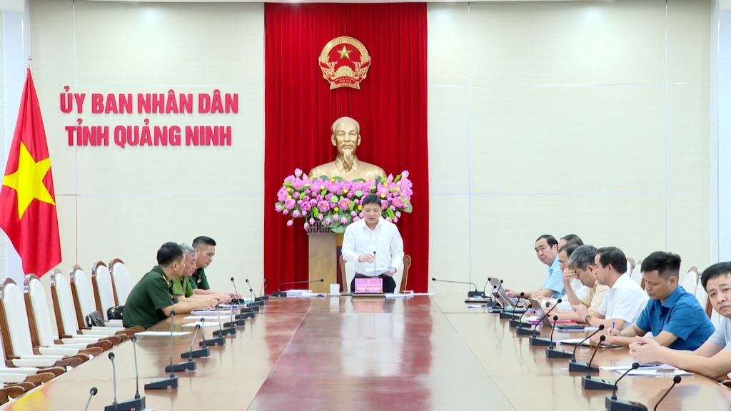 Lãnh đạo UBND tỉnh Quảng Ninh họp trực tuyến với Bộ NNPTNT về công tác phòng, chống bão Yagi. Ảnh: Nguyễn Trang