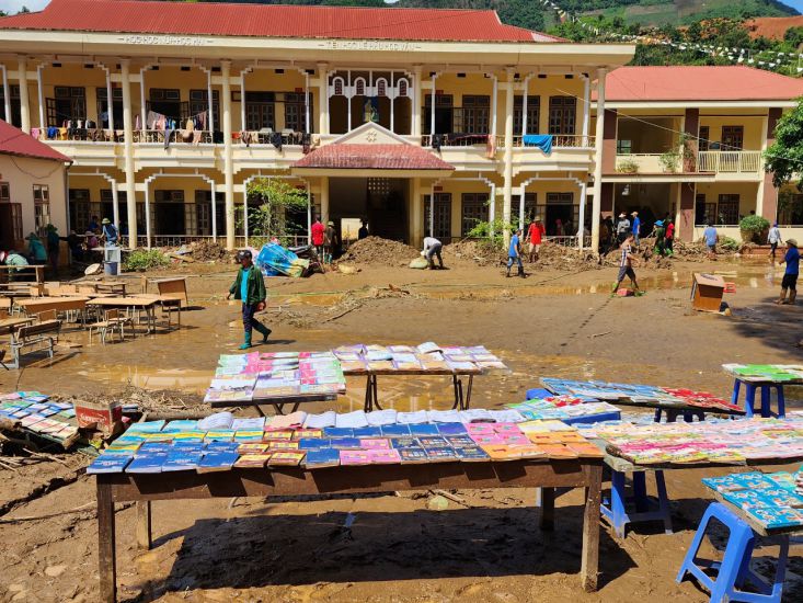 Trường Tiểu học Chiềng Nơi khắc phục khó khăn, chuẩn bị năm học mới. Ảnh: Khánh Linh