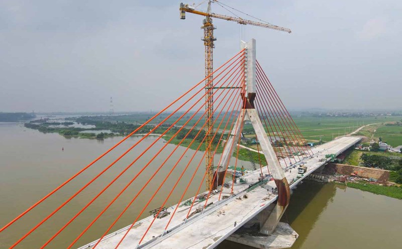 Toàn cảnh hiện trạng cầu Đồng Việt nối Bắc Giang - Hải Dương. Ảnh: Vân Trường