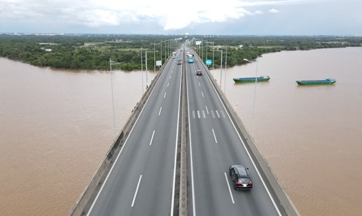 Cầu Long Thành sẽ rào chắn 1/2 mặt cầu hướng Đồng Nai đi TPHCM để sửa chữa. Ảnh: Anh Tú