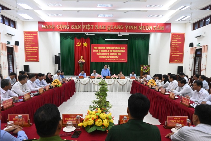 Scene at the working session. Photo: Thanh Nhan