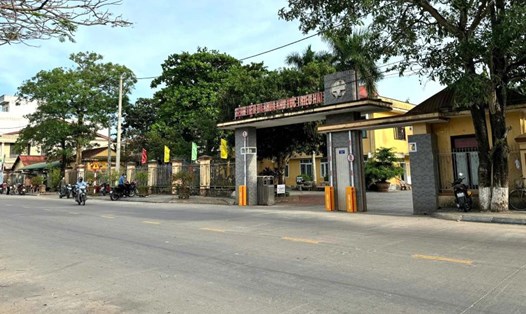 Bệnh viện Đa khoa khu vực Triệu Hải nợ số tiền thuê đất gần 400 triệu đồng nhưng không có tài chính để chi trả. Ảnh: Duy Hùng.