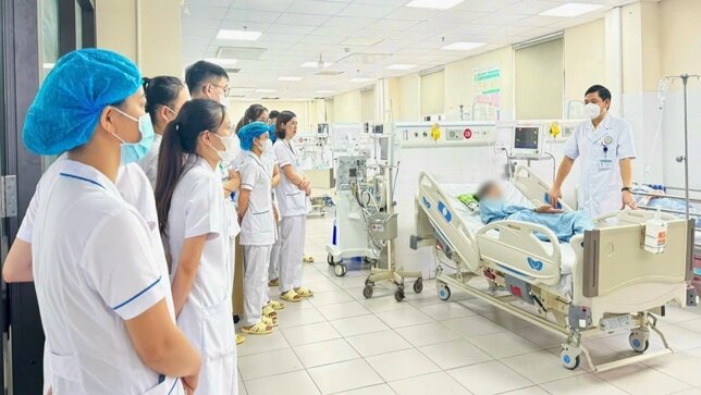 Bệnh viện Đa khoa tỉnh Hòa Bình đang điều trị 2 bệnh nhân mắc bệnh Whitmore, thường gọi là nhiễm vi khuẩn "ăn thịt người". Ảnh: Bệnh viện Đa khoa tỉnh Hòa Bình