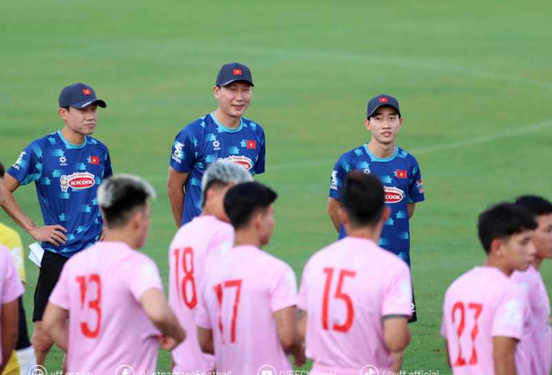 Gặp tuyển Nga là một bài kiểm tra lớn với huấn luyện viên Kim Sang-sik và tuyển Việt Nam. Ảnh: VFF