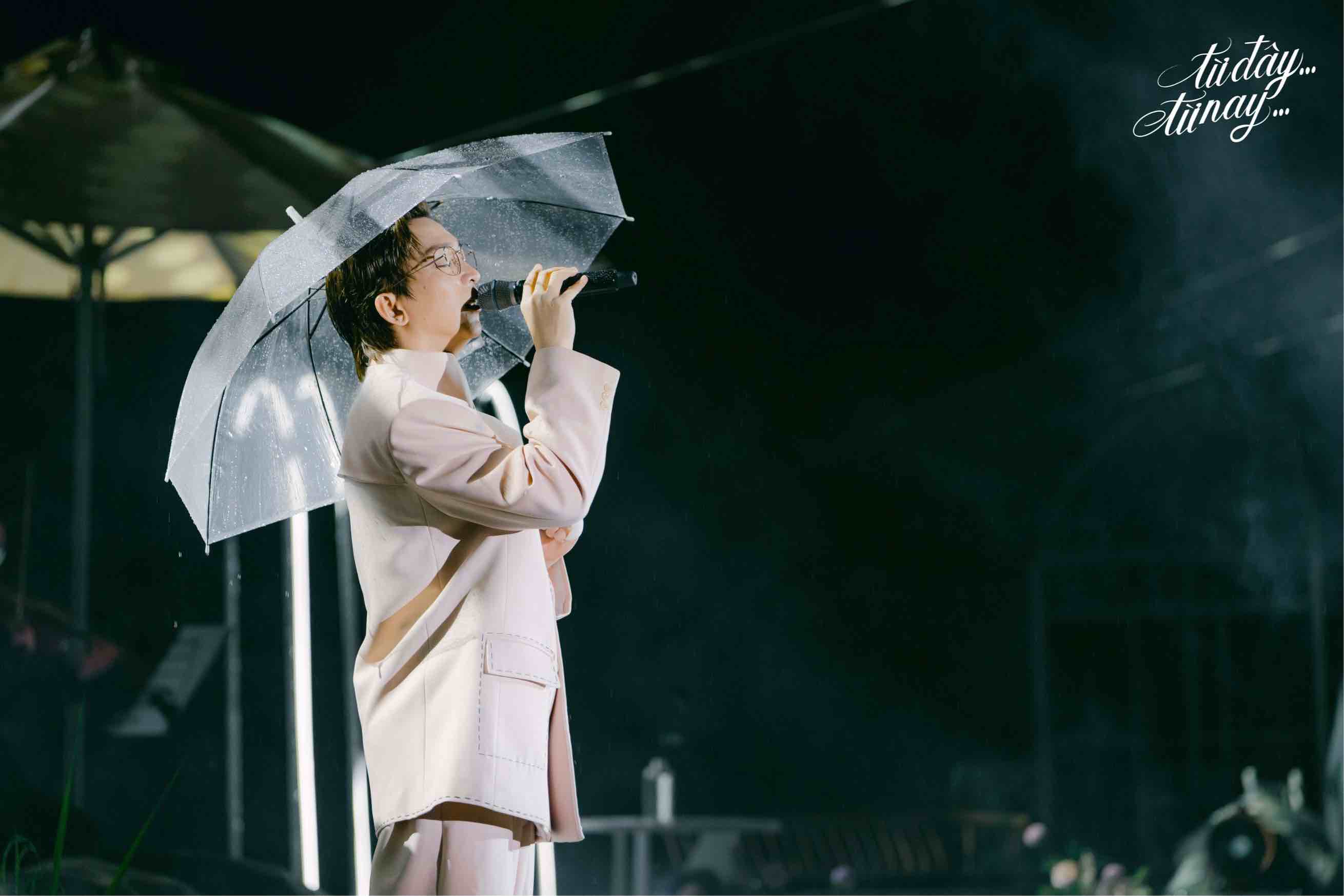 Singer Tang Phuc. Photo: NSCC