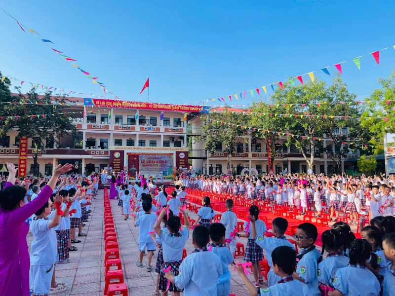 Học sinh Lào Cai nô nức tựu trường. Ảnh: Đơn vị cung cấp