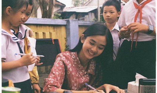 Hậu trường phim “Ngày xưa có một chuyện tình“. Ảnh: NSX