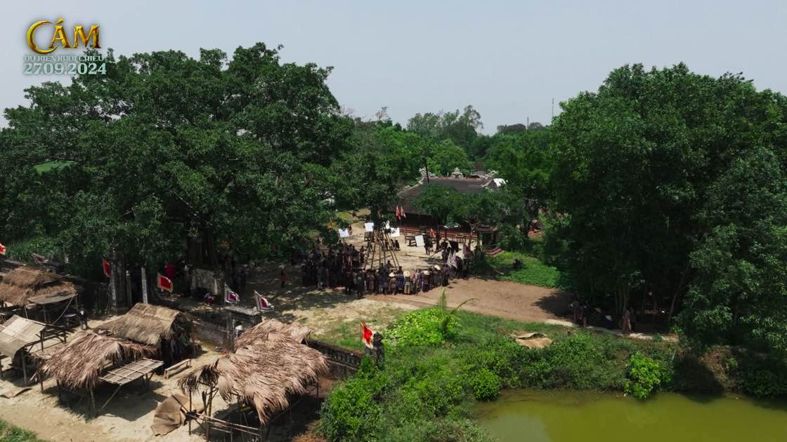 Ha Trung communal house in Quang Tri is an important setting. Photo: NSX