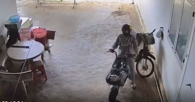 Cháu bé G.H lái xe điện ra khỏi nhà rồi mất tích. Ảnh: Gia đình cung cấp