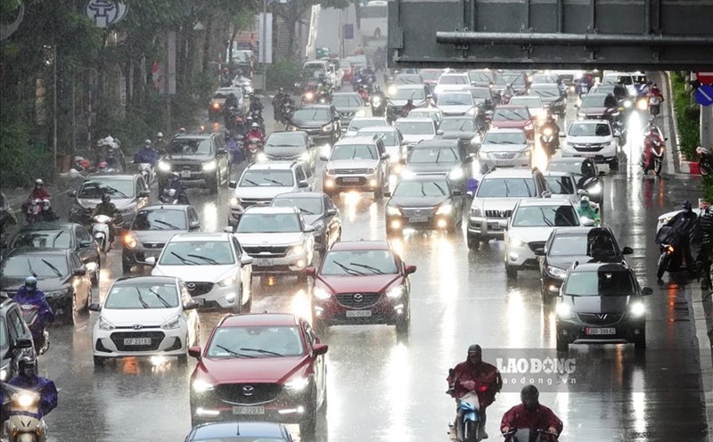 Những trang bị công nghệ giúp lái xe an toàn khi gặp mưa bão
