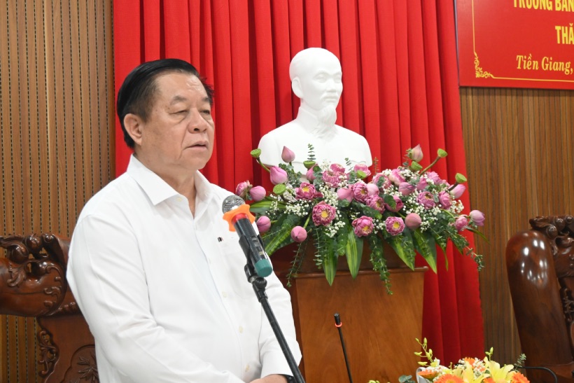 Senior Lieutenant General Nguyen Trong Nghia - Politburo member, Secretary of the Party Central Committee, Head of the Central Propaganda Department - spoke at the working session with Cai Lay City Party Committee (Tien Giang province). Photo: Thanh Nhan