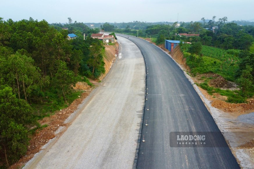 The Thai Nguyen - Bac Giang - Vinh Phuc regional connecting road is racing to progress.