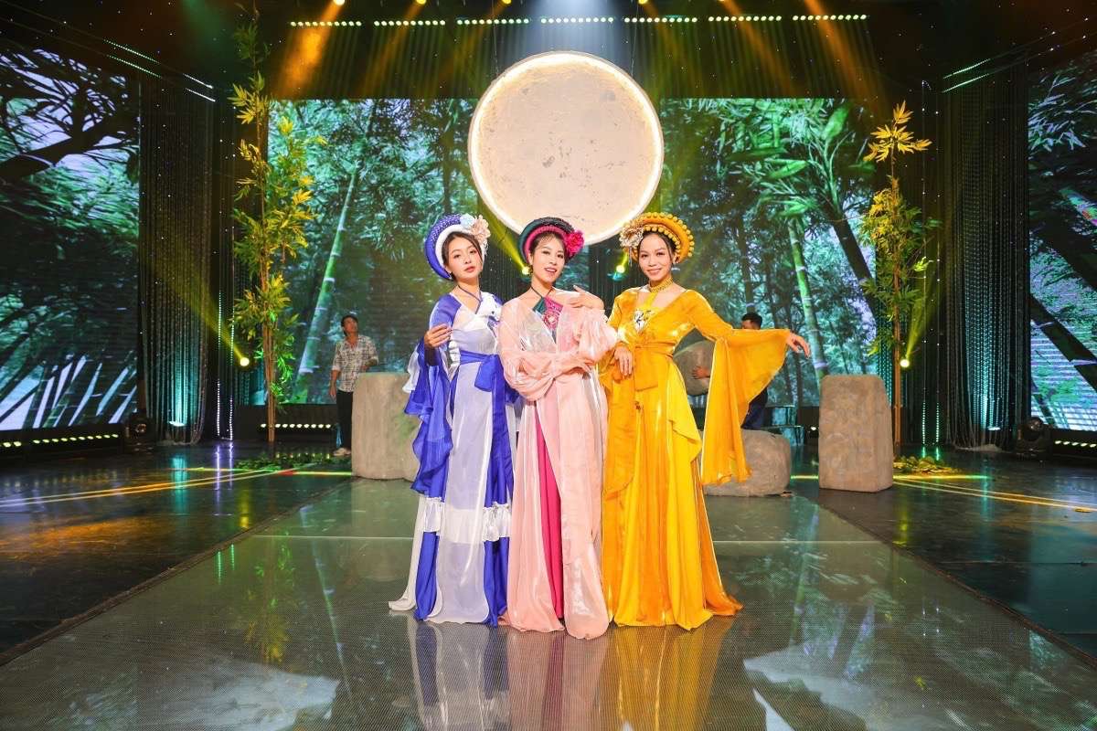 Nhóm Sen Việt trở lại với âm nhạc. Ảnh: NSCC.