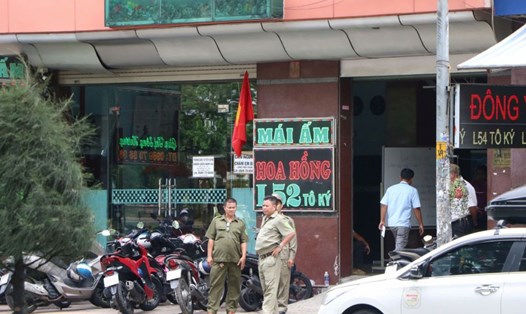 Công an có mặt kiểm tra tại Mái ấm Hoa Hồng (Quận 12, TPHCM) hôm 4.9. Ảnh: Anh Tú