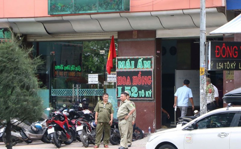 Công an có mặt kiểm tra tại Mái ấm Hoa Hồng (Quận 12, TPHCM) hôm 4.9. Ảnh: Anh Tú