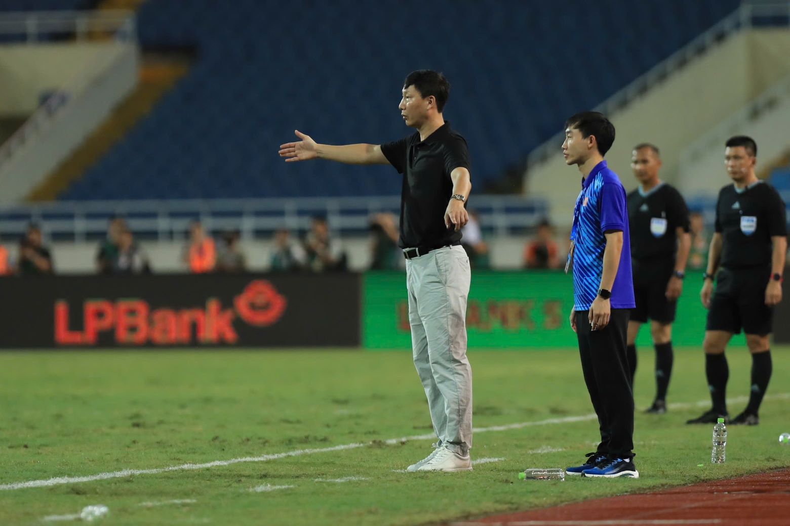 In the end, Vietnam lost 0-3 to Russia. Coach Kim Sang-sik and his team will have to try harder when they face Thailand in the next match, which will take place on September 10.