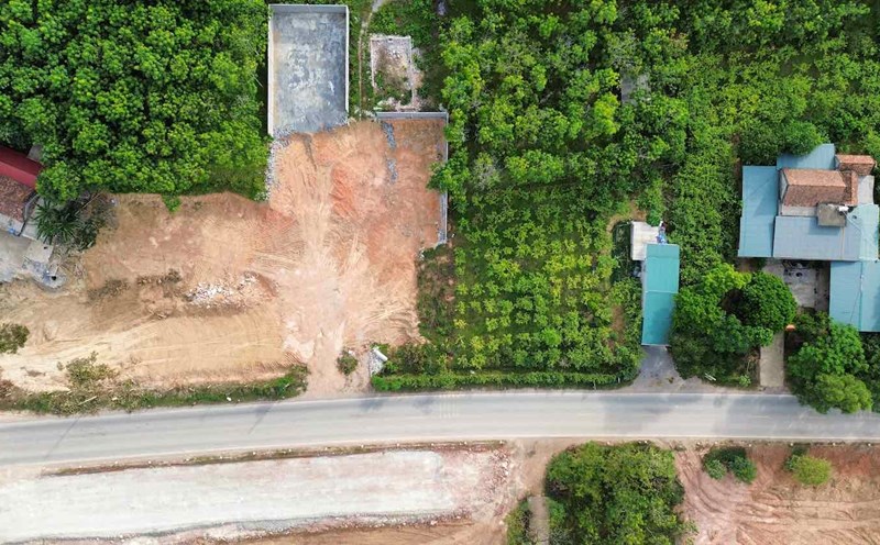 Tại Quảng Bình còn 419m mặt bằng dự án cao tốc Bắc - Nam chưa bàn giao. Ảnh: Công Sáng