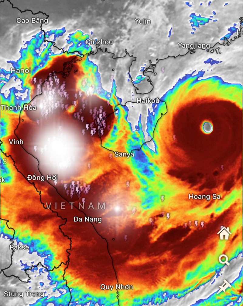 Eye of Typhoon No. 3 Yagi. Photo: Typhoon in the northwest Pacific Ocean