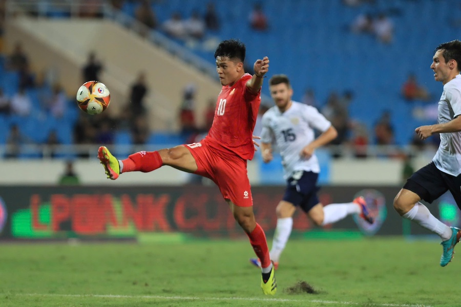 Striker Tuan Hai missed two scoring opportunities for the Vietnam team. Photo: Minh Dan