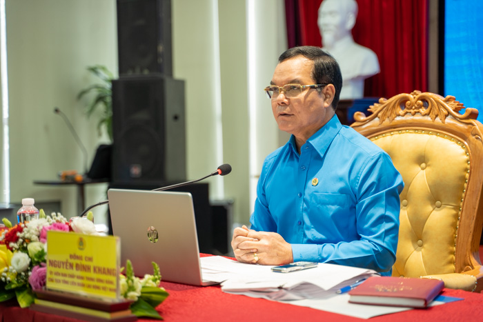 Chủ tịch Tổng LĐLĐVN Nguyễn Đình Khang chỉ đạo các cấp công đoàn chủ động xây dựng kế hoạch tổ chức các hoạt động chăm lo cho đoàn viên, người lao động dịp Tết nguyên đán Ất Tỵ 2025 đảm bảo thiết thực, hiệu quả, mang lại nhiều nhất phúc lợi cho đoàn viên, người lao động. Ảnh: Đền Phú