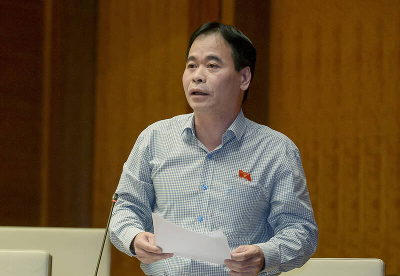 Tại phiên họp toàn thể lần thứ 14, Phó Chủ nhiệm Ủy ban Tư pháp của Quốc hội Nguyễn Mạnh Cường phát biểu ý kiến liên quan tới công tác phòng, chống tham nhũng, tiêu cực. Ảnh: Quochoi.vn

