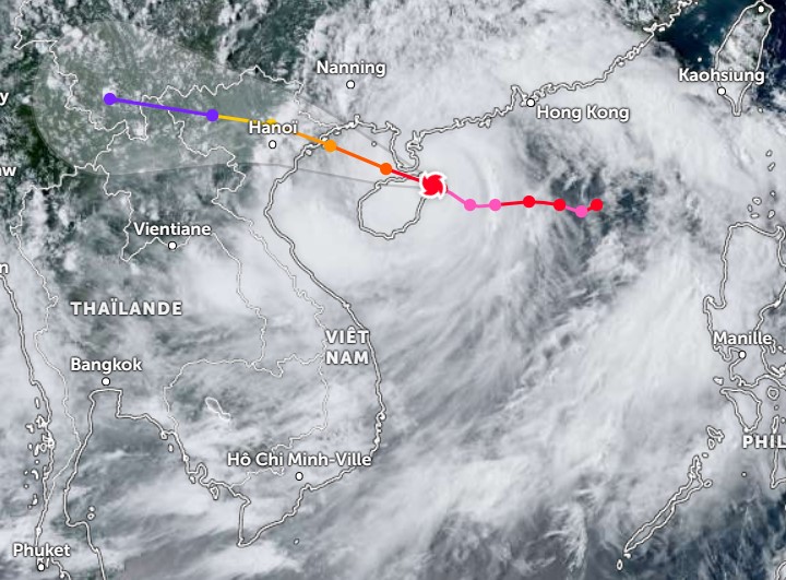 Current satellite cloud images show that Typhoon Yagi has affected mainland Vietnam. Photo: ZoomEarth