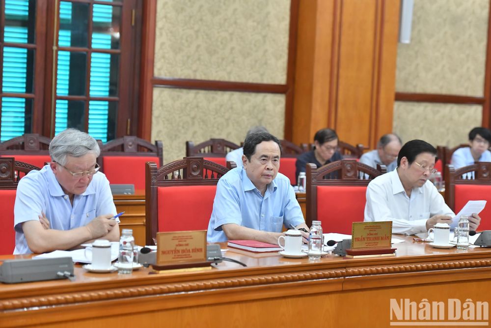 National Assembly Chairman Tran Thanh Man and Party and State leaders attended the meeting. Photo: Dang Khoa