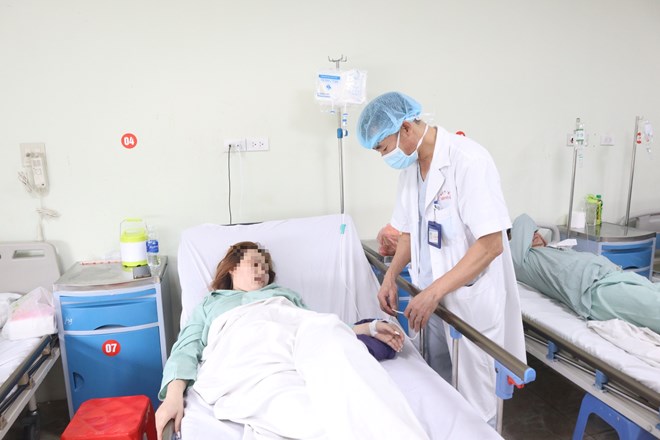 Các cơ sở y tế chuẩn bị sẵn thuốc, vật tư, đội y tế cơ động đảm bảo khám chữa bệnh, cấp cứu trong bão số 3. Ảnh: BVCC