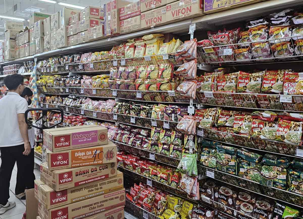 Instant noodles have also been a popular item since September 5. Photo: Doan Hung