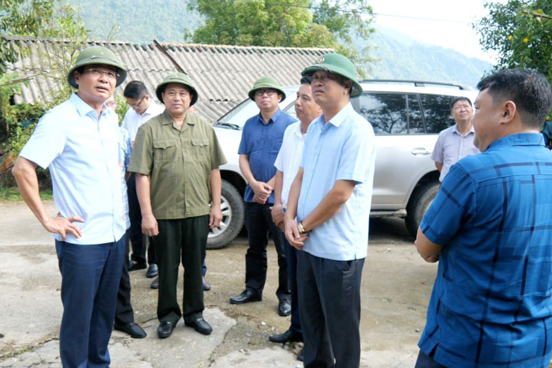 Bí thư Tỉnh ủy Lào Cai yêu cầu các địa phương có phương án đảm bảo an toàn cho người dân trong mùa mưa bão. Ảnh: Viết Vinh