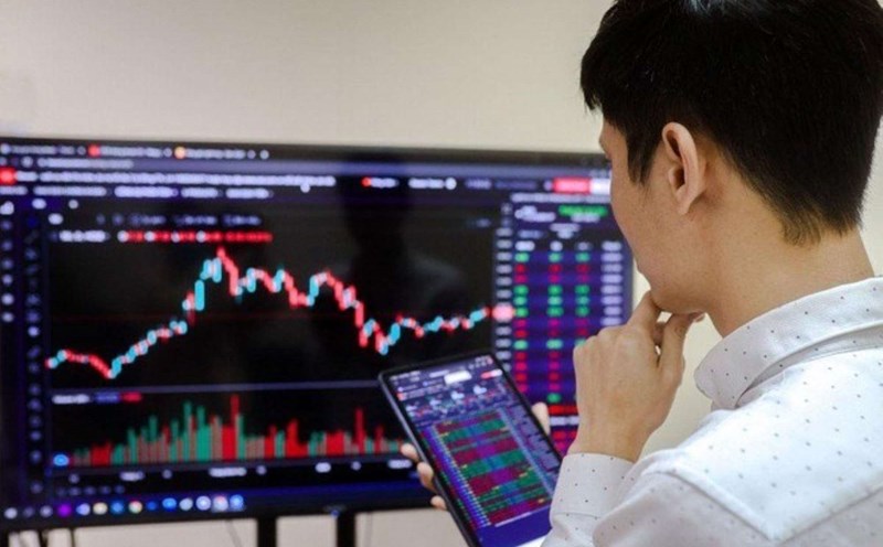 Dự báo áp lực bán ròng của khối ngoại giảm những tháng cuối năm (ảnh minh họa). Ảnh: Toàn Lê
