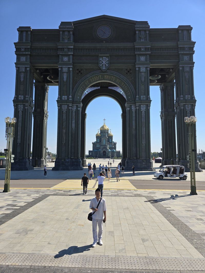 In front of the Main Cathedral of the Russian Armed Forces located in Patriot Park, considered a “military Disneyland” in the town of Kubinka, Odintsovo district, 70km from the center of Moscow. Photo: Xuan Hoa