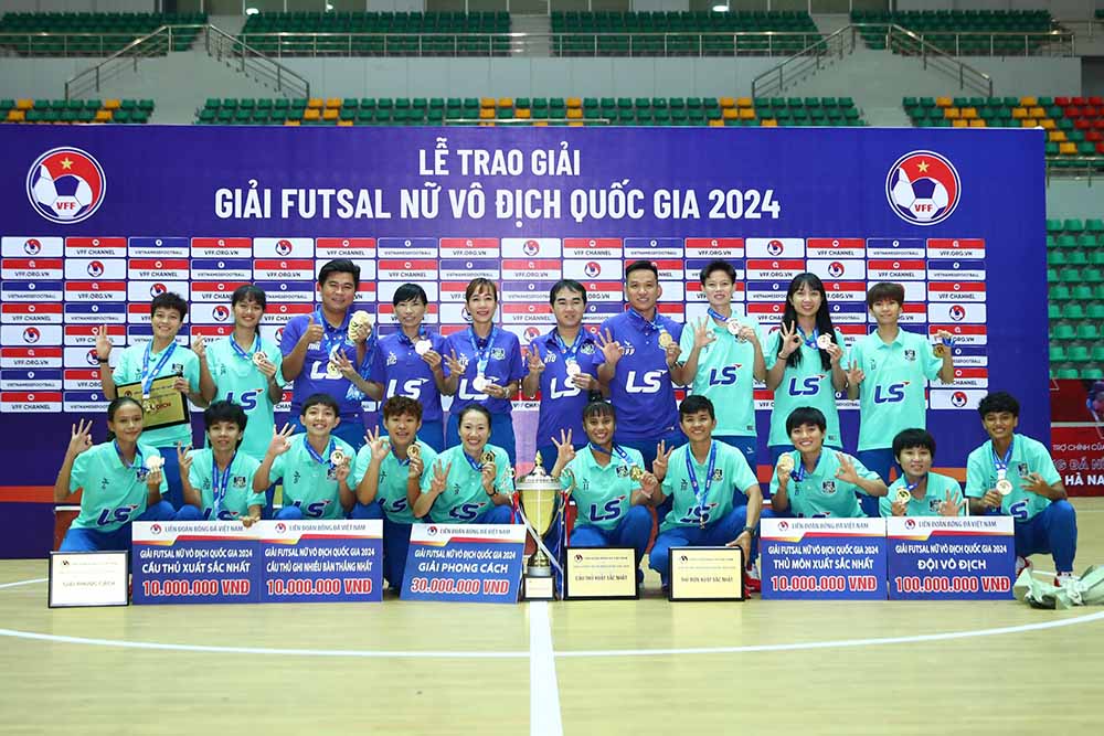 Thai Son Nam HCMC successfully ended the season. Photo: VFF