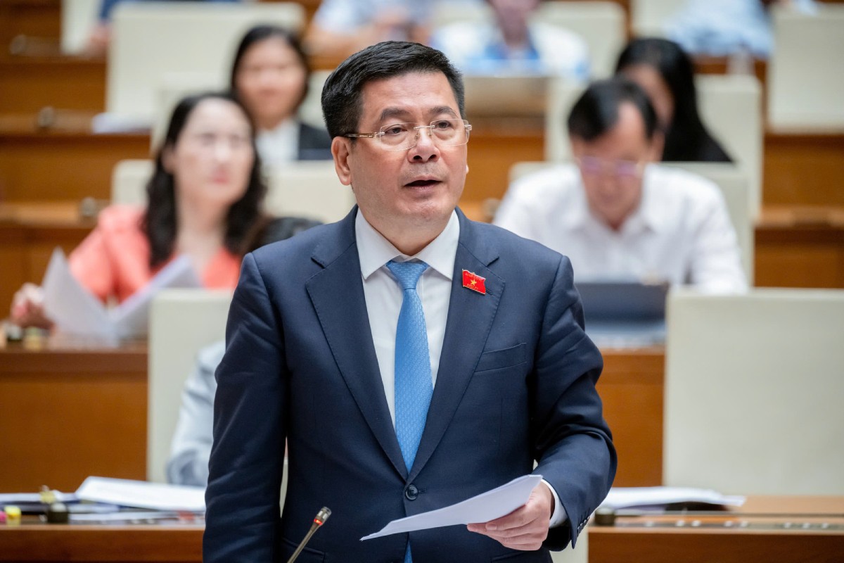 Bộ trưởng Bộ Công Thương Nguyễn Hồng Diên. Ảnh: Quốc hội