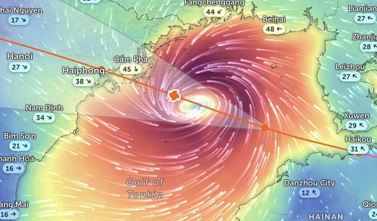 Siêu bão số 3 Yagi đang di chuyển trên Vịnh Bắc Bộ. Ảnh: Zoom Earth