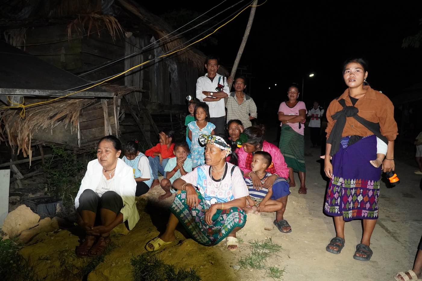 People eagerly wait to see the movie. Photo: H. Phong