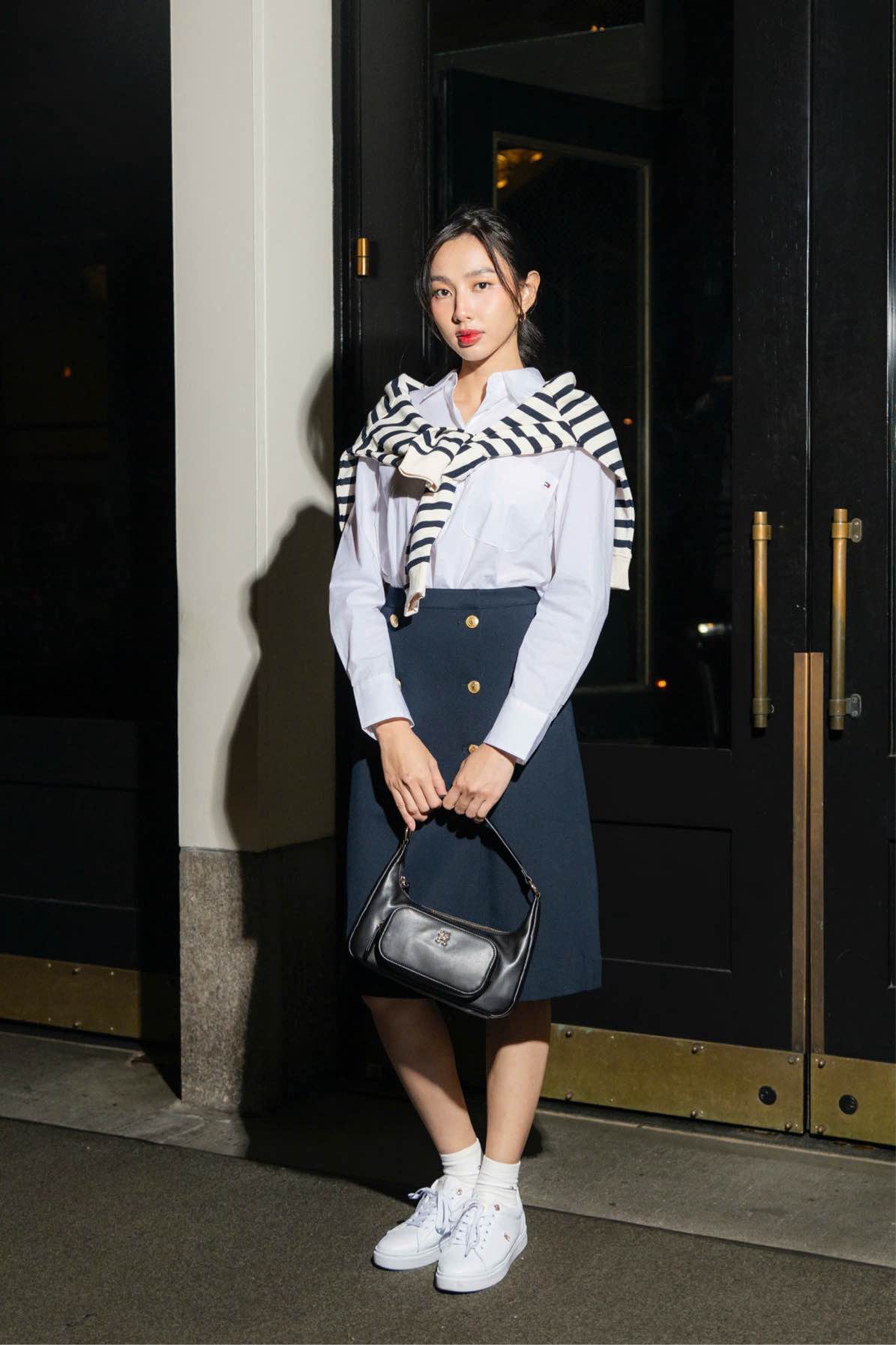 Miss Thuy Tien wore a simple, elegant outfit at the event. Photo: NVCC