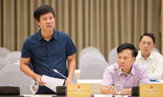 Cục trưởng Cục Quản lý đê điều và phòng chống thiên tai Phạm Đức Luận thông tin về tình hình cơn bão số 3, trong đó có khu vực Hà Nội. Ảnh: Phạm Đông
